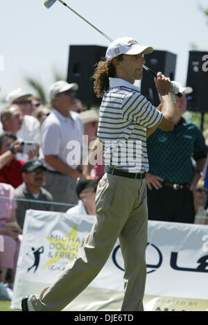 2. Mai 2004; Boulder City, Nevada, USA; KENNY G bei der 6. jährlichen "Michael Douglas und Freunde Celebrity Golf" Millionen-Loch in einem Shoot Out auf dem Cascata Golf Course präsentiert von Lexus, die Motion Picture & Fernsehfonds Austria zu profitieren. Stockfoto