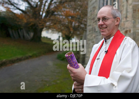 Erzbischof von Canterbury ist in der St. Petrocs Kirche, wie er seine Tour von Cornwall mit einem Besuch in Bodmin vollendet Stockfoto