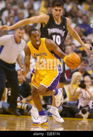 27. Mai 2004; Los Angeles, Kalifornien, USA; KOBE BRYANT Punkte 31 in Spiel 4 der Western Conference Finals im Staples Center. Die Lakers besiegten die Timberwolves 92-85. Stockfoto