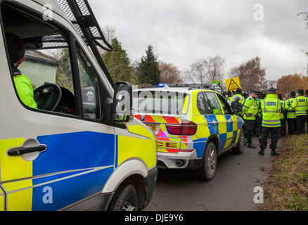 IGAS Energy Drill-Standort & Öko-Schutz-Protestlager bei Barton Moss in Salford, Manchester. Der Schwerpunkt des Fracking verlagert sich nach Nordwesten, wo IGAS Energy plant, bald mit den Bohrungen zur Erkundung von Methan zu beginnen. Eine Reihe von Anti-Fracking-Anti-Schiefergas-Gruppen protestierten gegen die Ankunft von Bohrgeräten auf dem Gasbohrgelände in Salford. Stockfoto