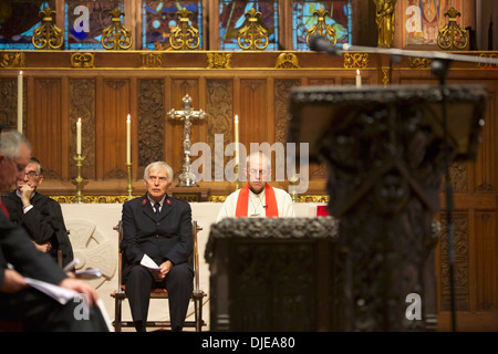 Erzbischof von Canterbury ist in der St. Petrocs Kirche, wie er seine Tour von Cornwall mit einem Besuch in Bodmin vollendet Stockfoto