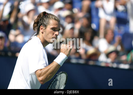 18. Juli 2004; Los Angeles, Kalifornien, USA; TOMMY HAAS nach dem Sieg über Kolleginnen und deutschen Nicolas Kiefer, 7: 6, 8-6, 6: 4 gewinnt der Mercedes-Benz-Cup sichern seine 7. Karriere Eigenturm an der UCLA. Stockfoto