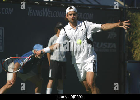 18. Juli 2004; Los Angeles, Kalifornien, USA; Tommy Haas besiegt Fellow deutschen NICOLAS KIEFER Bild () 7: 6, 8-6, 6: 4 gewinnt der Mercedes-Benz-Cup sichern seine 7. Karriere Eigenturm an der UCLA. Stockfoto