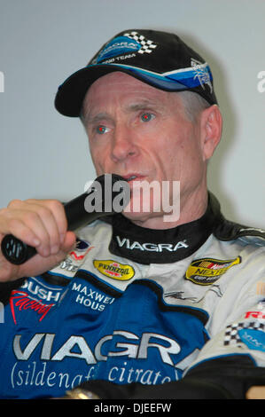 Sep 10, 2004; Richmond, VA, USA; MARK MARTIN auf der Chevy Rock and Roll 400 Pressekonferenz auf dem Richmond International Raceway. Stockfoto