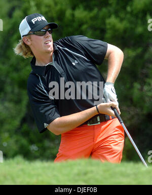 Sep 18, 2004; San Antonio, TX, USA; JUSTIN LEONARD folgt sein Schuss in der 17. Samstag bei den Texas Open. Stockfoto