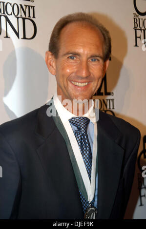 Sep 28, 2004; New York, NY, USA; Jockey JERRY BAILEY am 19. jährliche große Sport-Legende Dinner im Waldorf Astoria in New York City. Stockfoto