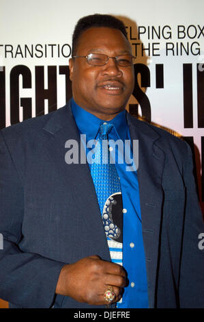 14. Oktober 2004; New York, NY, USA; LARRY HOLMES bei der Gala "Gerry Cooney Faust kämpft für New York" im Hilton Hotel in New York City. Stockfoto