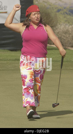 17. Oktober 2004; Palm Desert, Kalifornien, USA; LPGA Pro CHRISTINA KIM feiert einen Birdie während der Weltmeisterschaft von Samsung. Stockfoto