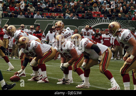 17. Oktober 2004; New York, NY, USA; NFL-Football: NY Jets Vs San Francisco 49 ERS im riesigen Stadion in New York. Jets gewannen das Spiel 22-14. Stockfoto