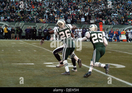 14. November 2004; New York, NY, USA; NFL Football - NY Jets Vs Baltimore Ravens auf riesigen Stadion in New York City. Raben, gewann das Spiel mit 20-17 Stockfoto