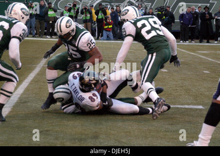 14. November 2004; New York, NY, USA; NFL Football - NY Jets Vs Baltimore Ravens auf riesigen Stadion in New York City. Raben, gewann das Spiel mit 20-17 Stockfoto