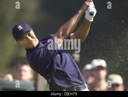 22. Februar 2003; Los Angeles, Kalifornien, USA; Tiger Woods spielt in der dritten Runde des 2003 Nissan eröffnet an der Rivera Country Club. Stockfoto