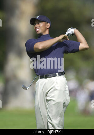 22. Februar 2003; Los Angeles, Kalifornien, USA; Tiger Woods spielt in der dritten Runde des 2003 Nissan eröffnet an der Rivera Country Club. Stockfoto