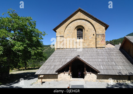 Die Kirche der Romanik in der Kathedrale von Boscodon oder der Kathedrale Notre-Dame de Boscodon in der Nähe von Crots Embrum Hautes-Alpen oder Hautes Alps France Stockfoto