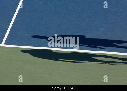 Sep 02, 2007 - New York, NY, USA - Schatten auf dem Platz bei den US Open Tennis Championships am 7. Tag. (Kredit-Bild: © Fred Mullane/ZUMA Press) Stockfoto