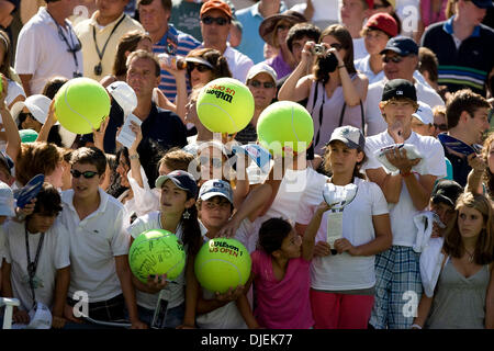 Sep 02, 2007 - New York, NY, USA - Fans für Autogramme auf die US Open Tennis Championships am 7. Tag warten.   (Kredit-Bild: © Susan Mullane/ZUMA Press) Stockfoto