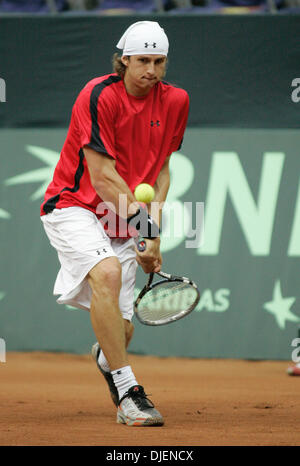 Sep 21, 2007 - Moskau, Russland - TENNIS: Davis Cup in Moskau: Russland gegen Deutschland. Erster Tag: IGOR ANDREEV (Russland) schlagen Thomas Haas (Deutschland). Igor Andreev auf das Bild.  (Kredit-Bild: © PhotoXpress/ZUMA Press) Einschränkungen: Nord- und Südamerika Rechte nur! Stockfoto