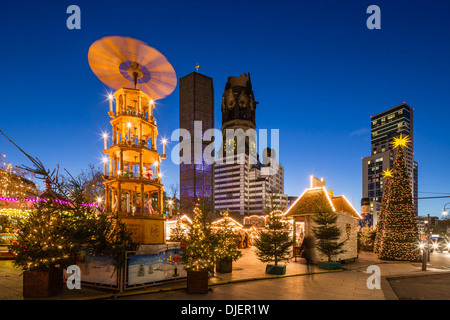 Weihnachtsmarkt am Breitscheidplatz, Kaiser-Wilhelm-Gedächtnis-Kirche Stockfoto