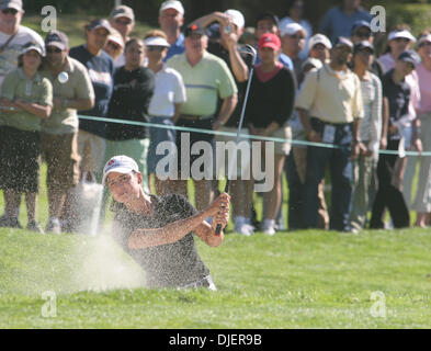 7. Oktober 2007 trifft - Blackhawk, CA, USA - LPGA Golfspieler Lorena Ochoa aus dem Sand während des Spielens der Finalrunde der Longs Drugs Challenge im Blackhawk Country Club in Blackhawk, Calif., Sonntag, 7. Oktober 2007.  (Kredit-Bild: © Jay Solmonson/Contra Costa Times / ZUMA Press) Stockfoto