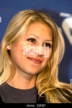 10. Oktober 2007 - Villanova, PA, USA - ANNA KOURNIKOVA in einer Pressekonferenz vor der 15. jährlichen Advanta World Team Tennis Smash Hits, eine jährliche Charity-Tennis-Event zugunsten der Elton John AIDS Foundation. Das Charity-Event fand im Pavillon am Villanova in Villanova, Pennsylvania in der Nähe von Philadelphia. (Kredit-Bild: © Susan Mullane/ZUMA Press) Stockfoto