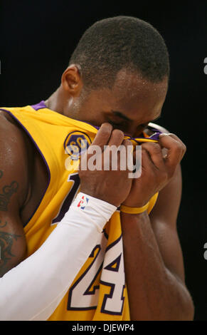 31. Oktober 2007 - Los Angeles, Kalifornien, USA - KOBE BRYANT von den Los Angeles Lakers in einem Spiel gegen die Houston Rockets im Staples Center am 30. Oktober 2007 in Los Angeles, Kalifornien. Raketen gewann 95-93.  (Kredit-Bild: © Ringo Chiu/ZUMA Press) Stockfoto