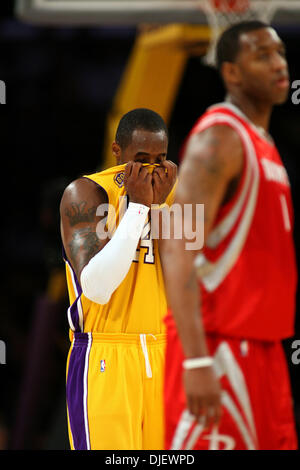 31. Oktober 2007 - Los Angeles, Kalifornien, USA - KOBE BRYANT von den Los Angeles Lakers in einem Spiel gegen die Houston Rockets im Staples Center am 30. Oktober 2007 in Los Angeles, Kalifornien. Raketen gewann 95-93. (Kredit-Bild: © Ringo Chiu/ZUMA Press) Stockfoto