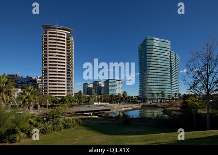 Mehrfamilienhäuser in Parc Diagonal Mar, Barcelona, Spanien Stockfoto