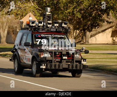 3. November 2007; Victorville, Kalifornien, USA; "TALOS", ein autonomes Fahrzeug vom MIT team während einer Mission im Finale des 2007 DARPA Urban Challenge am südlichen Kalifornien Logistik Flughafen. Obligatorische Credit: Foto von Vaughn Youtz/ZUMA Press. (©) Copyright 2007 von Vaughn Youtz. Stockfoto