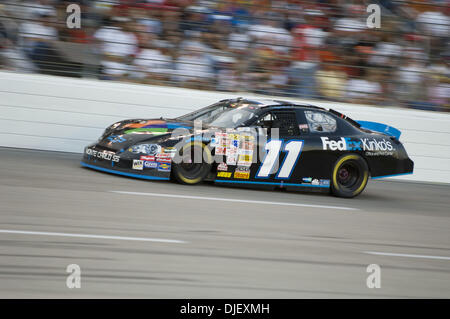 4. November 2007 - Fort Worth, Texas, USA - NASCAR Nextel Cup Dickies 500 Rennen auf dem Texas Motor Speedway. Nach dem Start auf dem 8. Rang, gewann Jimmie Johnson, Treiber von des #48 Lowes Kobalt Tools Chevrolet, das Rennen. Im Foto abgebildet ist #11 DENNY HAMLIN. (Kredit-Bild: © David Bailey/ZUMA Press) Stockfoto