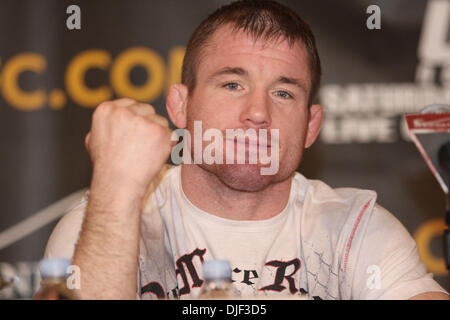 27. Dezember 2007 - Las Vegas, Nevada, USA - MATT HUGHES posiert für ein Foto während der abschließenden Pressekonferenz für UFC 79 NEMESIS. HUGES wird ist das main Event und für den vorläufigen Titel im Weltergewicht Georges St-Pierre. Die Veranstaltung wird auf Pay-Per-View live aus im Mandalay Bay Events Center werden. (Bild Kredit:? Mary Ann Owen/ZUMA Press) Stockfoto