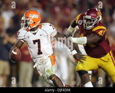 1. Januar 2008 - Pasadena, California, USA - NCAA Football Rose Bowl: USC SEDRICK ELLIS hat Illinois Saft WILLIAMS auf der Flucht im 4. Quartal. USC schlagen Illinois 49-17. (Kredit-Bild: © Sean M Haffey/San Diego Union Tribune/ZUMA Press) Einschränkungen: * USA Boulevardpresse Rechte heraus * Stockfoto