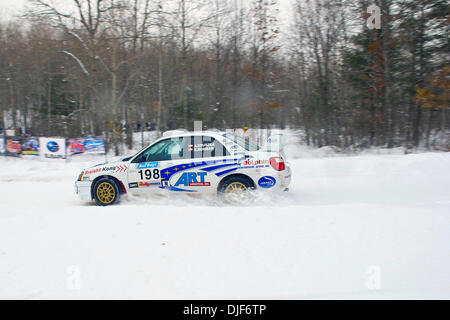 26. Januar 2008 - Atlanta, Michigan, USA - Auto #198 Arkadiusz Gruszka und Grzegorz Dorman während der 2008 Rallye Amerika Sno Drift Rally Rennen in Atlanta Michigan getrieben. (Kredit-Bild: © David Bailey/ZUMA Press) Stockfoto
