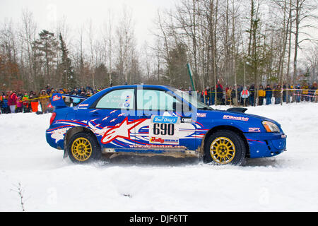 26. Januar 2008 - Atlanta, Michigan, USA - Auto #690 angetrieben von Kenny Bartram und Dennis Hotson beider Stillwater, Oklahoma.  2008 Rallye Amerika Sno Drift Rally Rennen in Atlanta Michigan. (Kredit-Bild: © David Bailey/ZUMA Press) Stockfoto