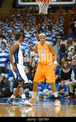 28. Januar 2008 - Durham, North Carolina, USA - Tennessee Lady Vols, auf Platz #2 in der Nation, besiegen #10 erreichte Duke Blue Devils 67-64 Herzogss Cameron Indoor Stadium in Durham, North Carolina. Im Bild: #3 CANDACE PARKER (Kredit-Bild: © Tina Fultz/ZUMA Press) Stockfoto