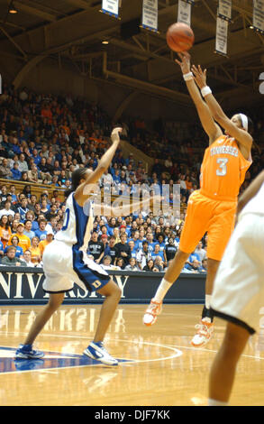 28. Januar 2008 - Durham, North Carolina, USA - Tennessee Lady Vols, auf Platz #2 in der Nation, besiegen #10 erreichte Duke Blue Devils 67-64 Herzogss Cameron Indoor Stadium in Durham, North Carolina. Im Bild: #3 CANDACE PARKER (Kredit-Bild: © Tina Fultz/ZUMA Press) Stockfoto