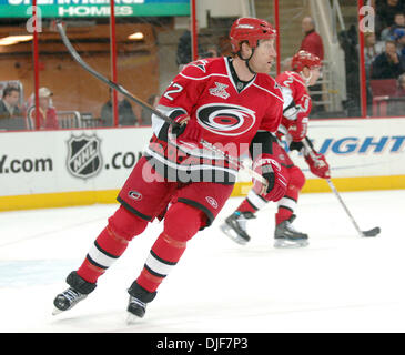 29. Januar 2008 - Raleigh, North Carolina, USA - Carolina Hurricanes (22) MIKE COMMODORE. Die Carolina Hurricanes besiegten die New York Rangers mit einem Endstand von 3: 1 im RBC Center in Raleigh. (Kredit-Bild: © Jason Moore/ZUMA Press) Stockfoto