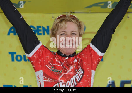 18. Februar 2008 - Santa Rosa, Kalifornien, USA - LAURA VAN GILDER der Cheerwine zweite in der Frauen Criterium 2008 Amgen Tour of California platziert. (Kredit-Bild: © Kate Karwan Burgess/ZUMA Press) Stockfoto