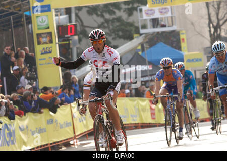 18. Februar 2008 - Santa Rosa, Kalifornien, ist USA - JUAN JOSE HAEDO, der CSC gewinnt die erste Etappe der Männer 2008 Amgen Tour of California. (Bild Kredit: Stockfoto