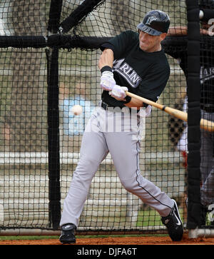 21. Februar 2008 - Jupiter, Florida, USA - neue Florida Marlins Outfielder LUIS GONZALEZ, im Frühjahr Ausbildung Wimper Praxis bei Roger Dean Stadium Backfields Donnerstag in Jupiter.  (Kredit-Bild: © Bill Ingram/Palm Beach Post/ZUMA Press) Einschränkungen: * USA Boulevardpresse Rechte heraus * Stockfoto