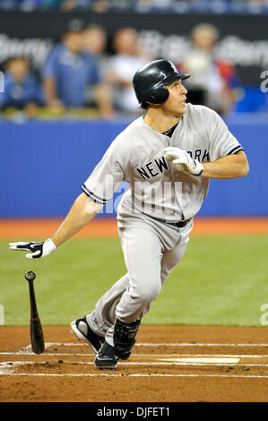 6. Juni 2010 - Toronto, Ontario, Kanada - 6. Juni 2010: New York Yankees First Baseman Mark Teixeira (25) gilt schwingen während Baseball-Spiel am Sonntag, wo besiegten die New York Yankees der Toronto Blue Jays 4-3 im Rogers Centre in Toronto, Ontario. (Kredit-Bild: © Adrian Gauthier/Southcreek Global/ZUMApress.com) Stockfoto