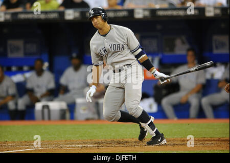 6. Juni 2010 - Toronto, Ontario, Kanada - 6. Juni 2010: New York Yankees dritten Basisspieler Alex Rodriguez (13) gilt schwingen während Baseball-Spiel am Sonntag, wo besiegten die New York Yankees der Toronto Blue Jays 4-3 im Rogers Centre in Toronto, Ontario. (Kredit-Bild: © Adrian Gauthier/Southcreek Global/ZUMApress.com) Stockfoto