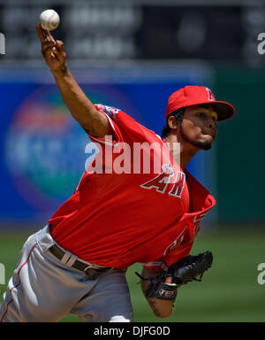 10. Juni 2010 - Oakland, Kalifornien - Los Angeles Angels ab Krug ERVIN SANTANA im fünften Inning gegen die Oakland Athletics. Oakland schlagen LA Engel 6-1. (Kredit-Bild: © William Mancebo/ZUMApress.com) Stockfoto