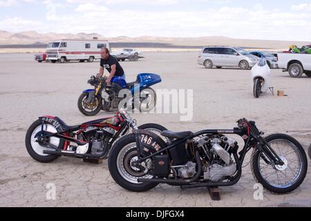 12. Juni 2010 - Barstow, Kalifornien, USA - Land Geschwindigkeit Rennen in der Southern California Timing Association Zeitfahren in El Mirage Dry Testflugzeug in der Mojavewüste. (Kredit-Bild: © Max Dolberg/ZUMApress.com) Stockfoto