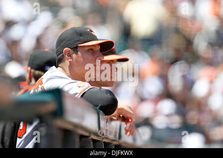 16. Juni 2010: San Francisco, Kalifornien: San Francisco Giants Gastgeber der Baltimore Orioles. Baltimore Orioles linker Feldspieler Lou Montanez (16) beobachtet das Spiel gegen die San Francisco Giants.  Riesen gewinnen das Spiel 6: 3. (Kredit-Bild: © Dinno Kovic/Southcreek Global/ZUMApress.com) Stockfoto