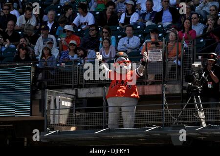 16. Juni 2010: San Francisco, Kalifornien: San Francisco Giants Gastgeber der Baltimore Orioles. San Francisco Giants Maskottchen Lou Seale während des Spiels gegen die Baltimore Orioles.  Riesen gewinnen das Spiel 6: 3. (Kredit-Bild: © Dinno Kovic/Southcreek Global/ZUMApress.com) Stockfoto