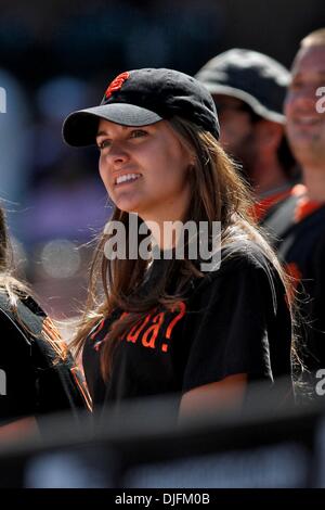 16. Juni 2010: San Francisco, Kalifornien: San Francisco Giants Gastgeber der Baltimore Orioles. Fan ist das Spiel genießen.  Riesen gewinnen das Spiel 6: 3. (Kredit-Bild: © Dinno Kovic/Southcreek Global/ZUMApress.com) Stockfoto