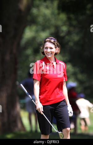 23. Juni 2010 - Cromwell, Connecticut / USA - SHANNON MILLER, der meisten dekoriert US-amerikanische Turnerin, bei Reisenden Promi pro-am. (Credit-Bild: © Stan Godlewski/ZUMApress.com) Stockfoto