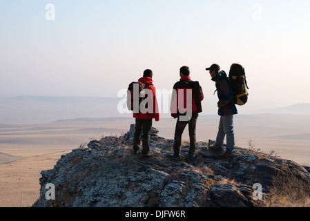 Trekking in Bergen, grüßen Sie die Morgensonne Stockfoto