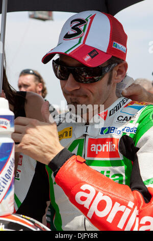 World SBK 2010 San Marino GP Misano World Circuit in Misano Adriatico Rennen am Sonntag 1..Max Biaggi auf die Boxengasse. (Kredit-Bild: © Andrea Ranalli/Southcreek Global/ZUMApress.com) Stockfoto