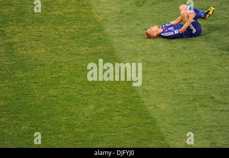 28. Juni 2010 - Pretoria, South Africa - Keisuke Honda Japan fällt auf dem Spielfeld während des 2010 FIFA World Cup Fußballspiel zwischen Paraguay und Japan im Loftus-Versfeld-Stadion am 29. Juni 2010 in Pretoria, Südafrika. (Bild Kredit: Luca Ghidoni/ZUMApress.com ©) Stockfoto